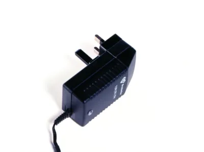 CHARGEUR DE BATTERIE INTELLIGENT POUR TORNADO™2 Larius France